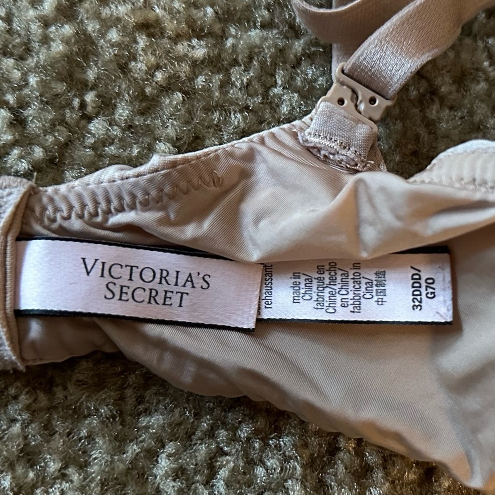 Victorias Secret t-shirt lightly lined full coverage - Picture 3 of 3